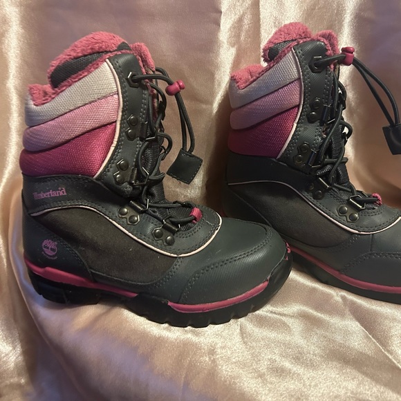 Timberland Girls Boots - Picture 2 of 9